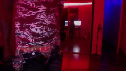 Snapshot of officialmoneyxxx chatting on October 30, 11:44 am Money online show from October 30, 11:44 am