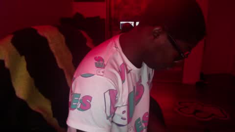 Snapshot of officialmoneyxxx chatting on December 11, 11:41 am Money online show from December 11, 11:41 am