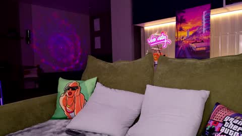 Monica online show from April 10, 3:28 pm