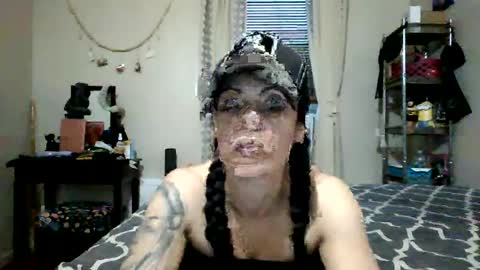 Lit en Cama online show from July 14, 12:25 am