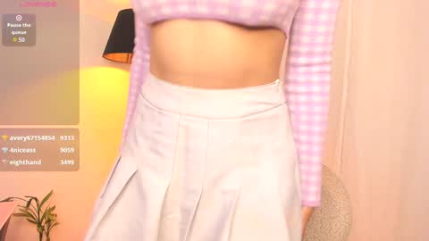 Snapshot of oh__holly chatting on December 4, 10:57 pm  Holly  online show from December 4, 10:57 pm