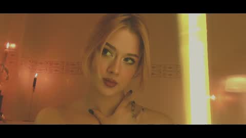 your dear Lilith Chapman online show from June 20, 2:01 pm