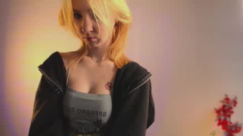 Emi and Ohpi online show from March 27, 2:40 pm