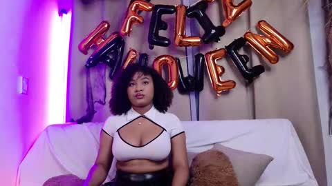 Snapshot of ohrianagibson chatting on October 31, 1:39 am  g  online show from October 31, 1:39 am