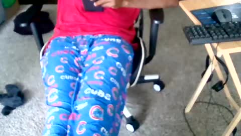 oilyballs95 online show from June 14, 4:42 pm