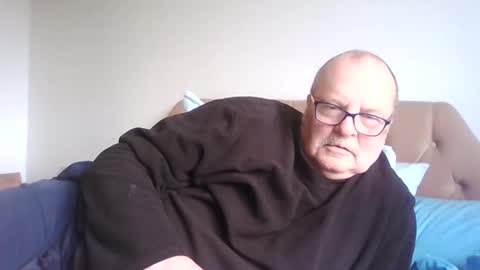 old_fkr online show from February 19, 11:49 am