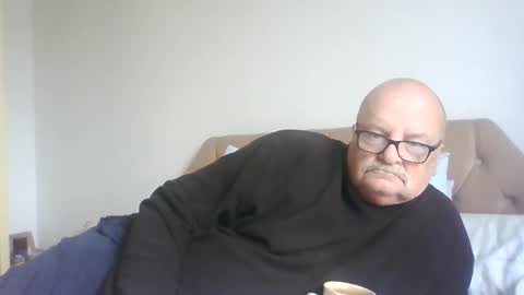 Snapshot of old_fkrr_ chatting on October 20, 12:43 pm old_fkrr_ online show from October 20, 12:43 pm