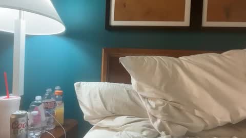 olderyeterotic online show from March 30, 12:01 am