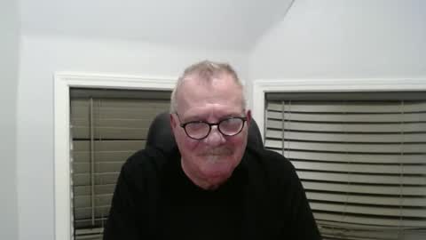 oldguybigd online show from October 2, 5:06 am