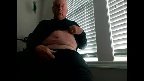 Snapshot of oldsubman chatting on December 3, 2:00 pm oldsubman online show from December 3, 2:00 pm