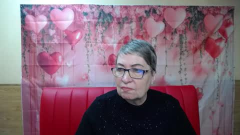 OlgaLuck online show from February 4, 6:50 am