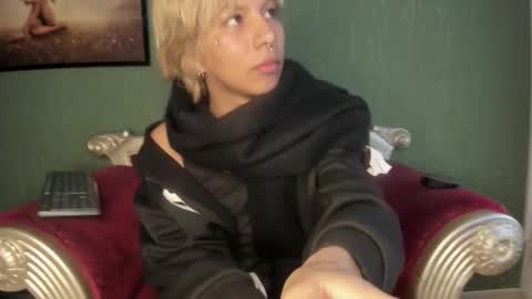 oliiverr22 online show from November 20, 12:15 pm