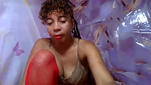olinaa online show from June 10, 7:07 am