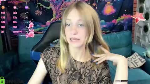 Snapshot of olisa_fox chatting on September 21, 7:07 pm Olisa fox online show from September 21, 7:07 pm