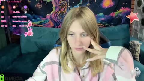 Snapshot of olisa_fox chatting on September 15, 7:04 pm Olisa fox online show from September 15, 7:04 pm