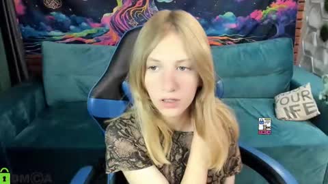 Snapshot of olisa_fox chatting on September 22, 7:51 pm Olisa fox online show from September 22, 7:51 pm