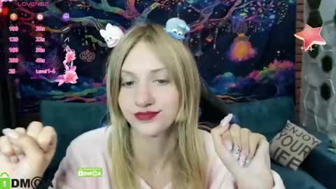 Snapshot of olisa_fox chatting on September 14, 6:53 pm Olisa fox online show from September 14, 6:53 pm