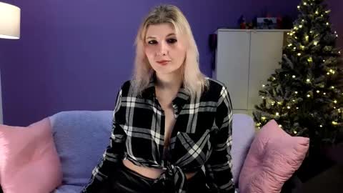 OliSunny Olivia online show from December 21, 6:36 pm