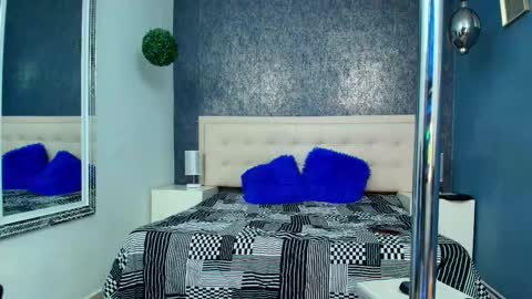 Oliver  online show from October 12, 11:50 pm