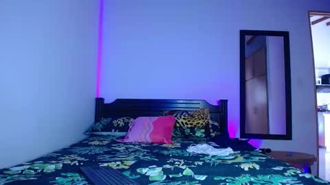 Oliver and MeganIndependent online show from March 6, 1:54 pm