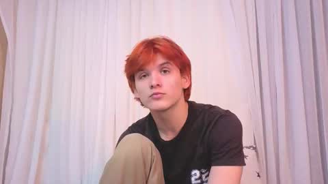 Snapshot of oliver_big19 chatting on September 29, 12:04 pm oliver_big19 online show from September 29, 12:04 pm
