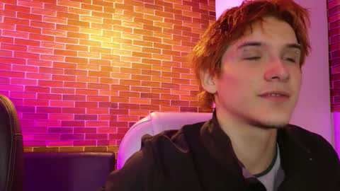 Snapshot of oliver_big19 chatting on October 21, 11:48 am oliver_big19 online show from October 21, 11:48 am