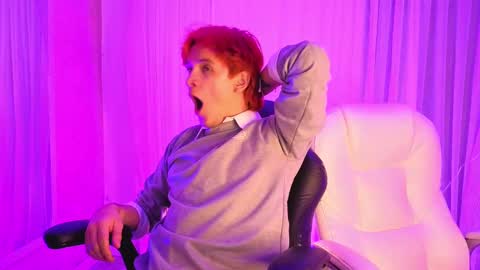 Snapshot of oliver_big19 chatting on September 30, 12:15 pm oliver_big19 online show from September 30, 12:15 pm