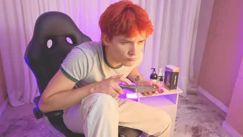 Snapshot of oliver_big19 chatting on October 6, 12:12 pm oliver_big19 online show from October 6, 12:12 pm