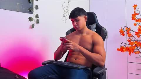 Oliver bray online show from February 7, 11:08 pm