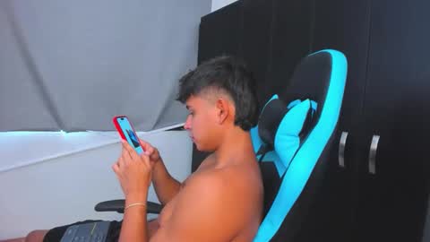 Oliver bray online show from November 19, 9:46 pm