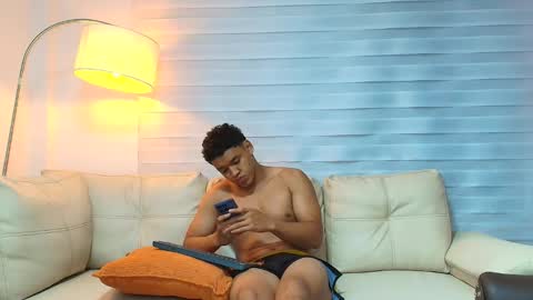 O L I V E R online show from June 7, 7:46 am