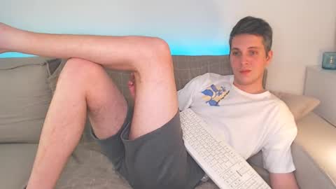 Oliver online show from February 17, 6:39 pm