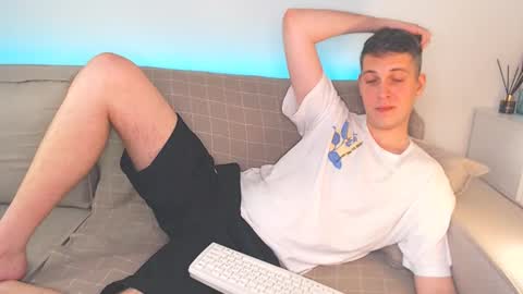 Oliver online show from January 21, 6:12 pm