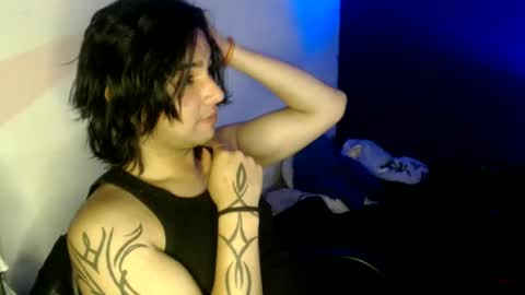 Snapshot of oliver_laid_2023 chatting on January 19, 12:06 am oliver_laid_2023 online show from January 19, 12:06 am
