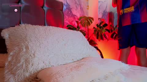 oliver mr  online show from March 26, 10:37 pm