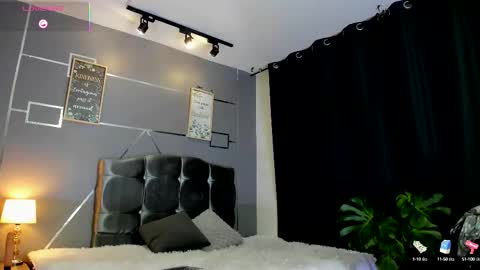 oliver mr  online show from October 7, 8:05 pm