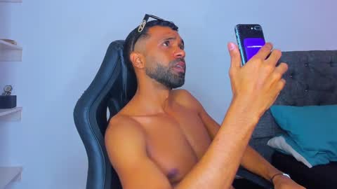 oliver_smith_2 online show from December 5, 7:44 pm