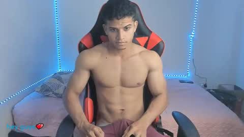 oliver thompsson online show from December 3, 12:02 pm