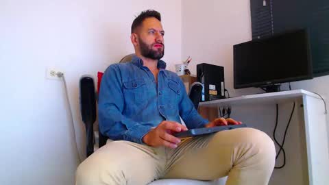 oliver online show from January 7, 12:32 pm