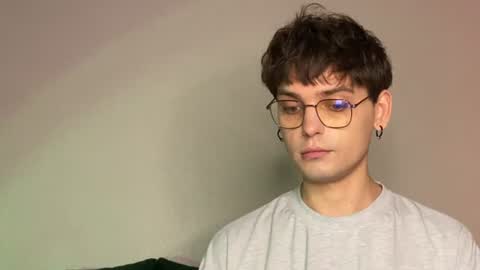 oliverlawrence online show from June 13, 8:30 pm