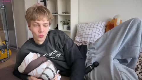 oliver online show from April 21, 12:12 pm