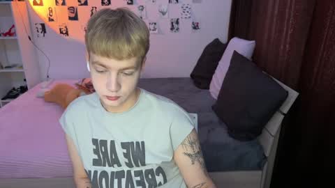 oliver online show from September 25, 9:38 am