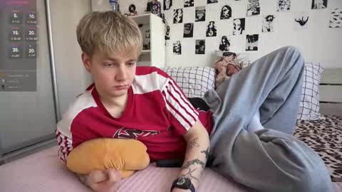 oliver online show from March 15, 10:29 am