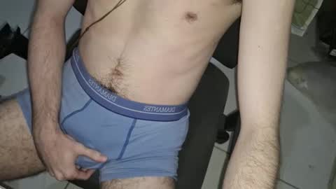 oliverwhte online show from March 29, 3:19 am