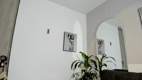 Olivia Collins online show from May 15, 11:18 am