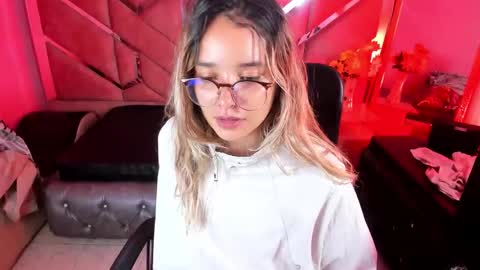  OLIVIA  online show from November 4, 3:30 am