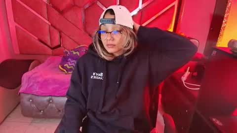  OLIVIA  online show from December 14, 2:29 am