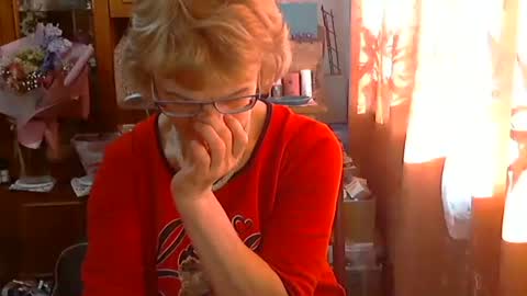 Olivia Mia online show from March 22, 1:59 pm