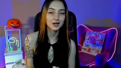 olivia_norton_ online show from October 27, 4:29 pm