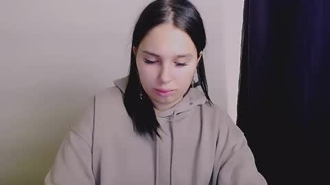 Snapshot of olivia_red_ chatting on September 29, 4:00 am Olivia online show from September 29, 4:00 am